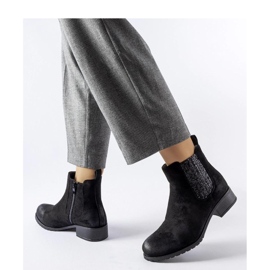 Botins rasos pretos com inserção decorativa da Arnoux - Solea 1