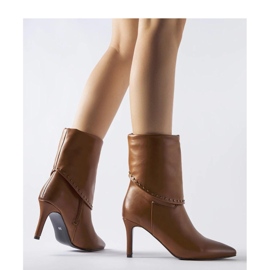 Botins com isolamento marrom da Cipresso - Solea castanho 1 Botins com isolamento marrom da Cipresso - Solea castanho 1