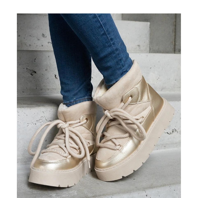 Botas de neve com plataforma bege isoladas com pele Sapphi - Solea 1