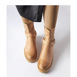 Botins bege com aberturas e corrente da Procopio - Solea 1 Botins bege com aberturas e corrente da Procopio - Solea 1