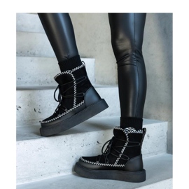 Botas de neve plataforma pretas com atacadores decoradas com bordado Mckenzie - Solea preto 1 Botas de neve plataforma pretas com atacadores decoradas com bordado Mckenzie - Solea preto 1