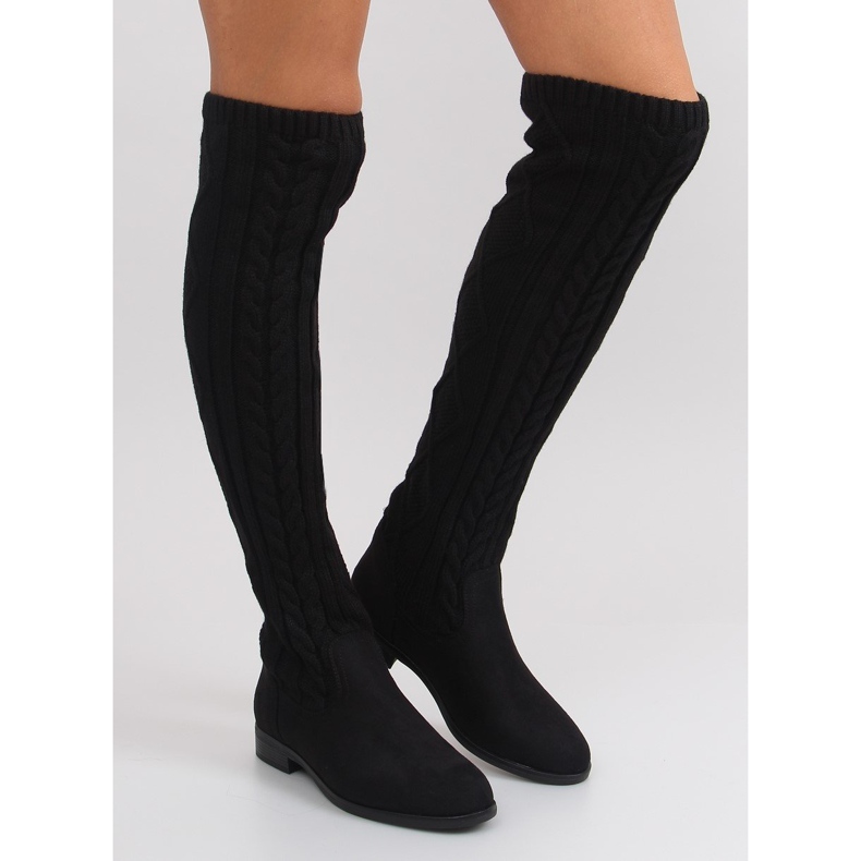 Botas pretas com cabedal de fios pretos 2
