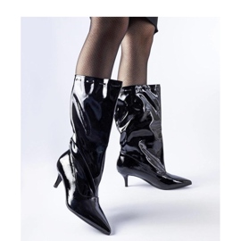 Botas pretas com salto baixo preto 1