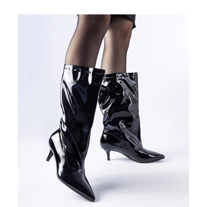Botas pretas com salto baixo preto 1