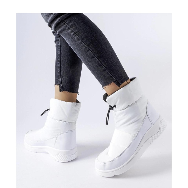 Botas de neve com isolamento branco para mulher 1 Botas de neve com isolamento branco para mulher 1