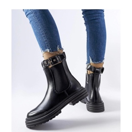 Botins pretos com fecho decorativo 1