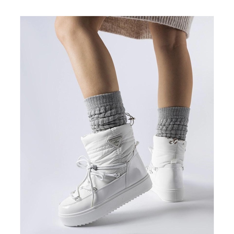Botas de neve com isolamento branco e elástico 1