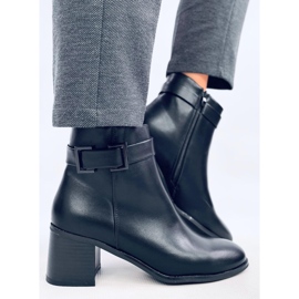 Botas pretas de salto alto preto 2