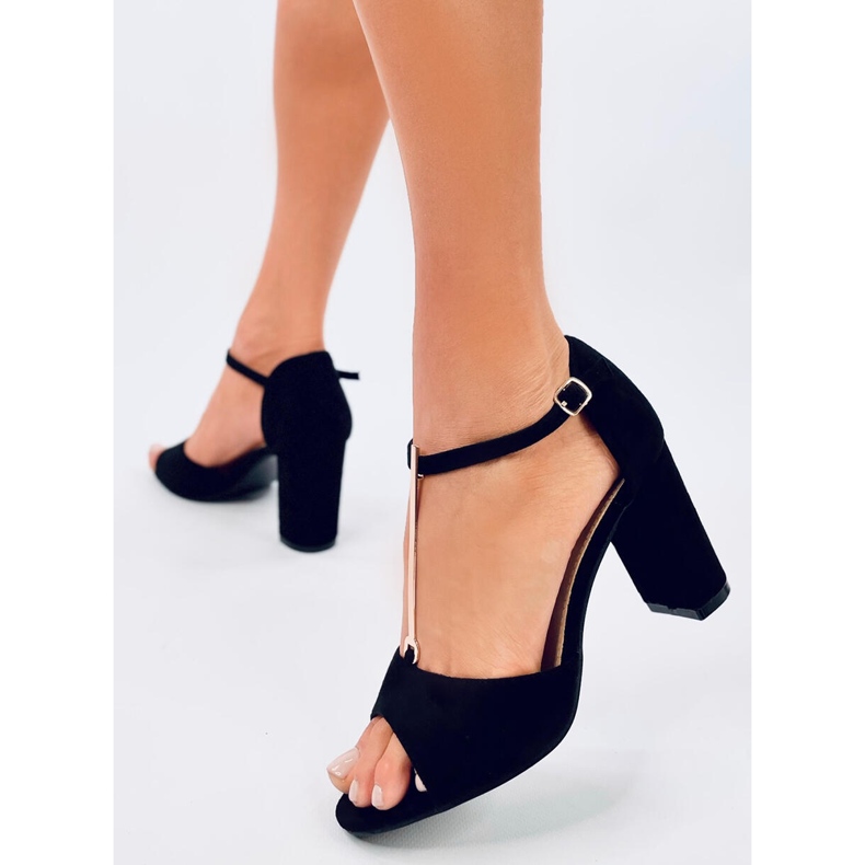 Ferdi Sandálias pretas de salto alto com decoração dourada preto 2