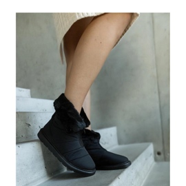 Botas de neve pretas com isolamento e gola preto 1