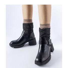 Botas pretas quentes com sola enorme preto 1