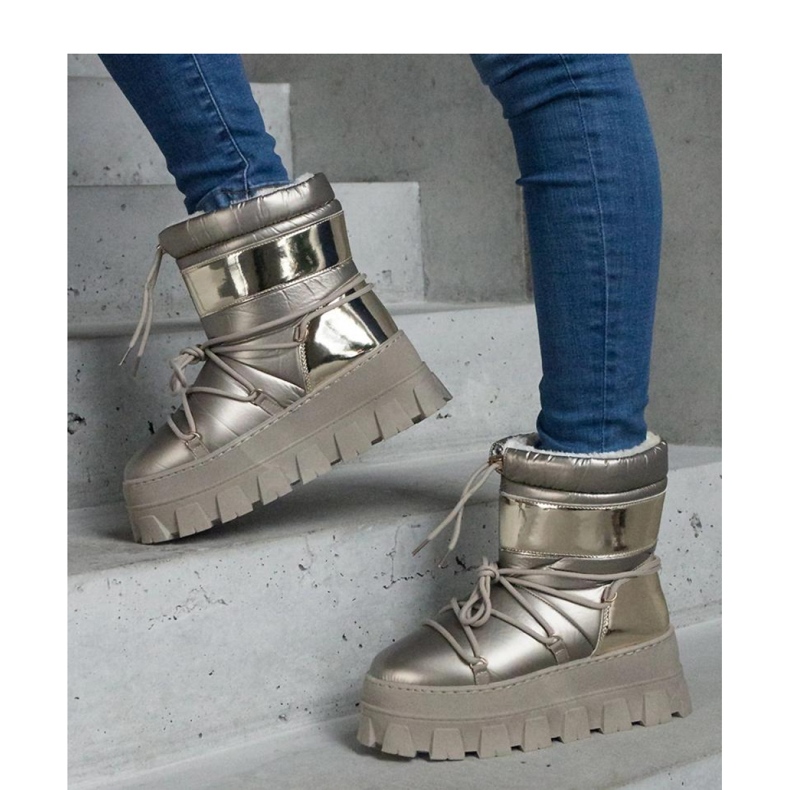 Botas de neve com plataforma dourada com inserções Losta - Solea pintadas 1