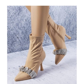 Solea Botins bege decorados com zircões 1 Solea Botins bege decorados com zircões 1