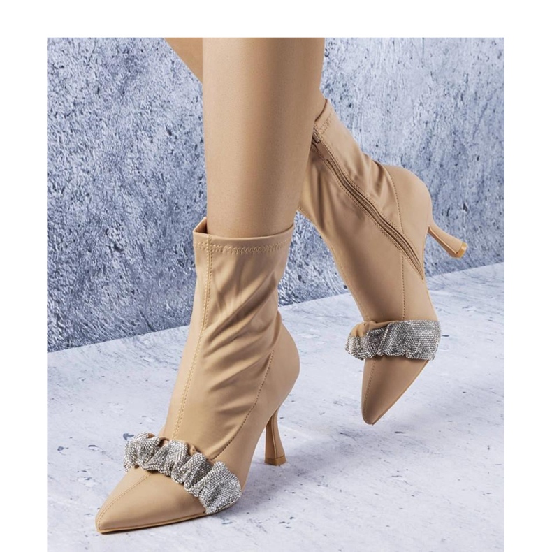 Solea Botins bege decorados com zircões 1 Solea Botins bege decorados com zircões 1