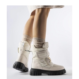 Botas de neve bege com fivela decorativa 1