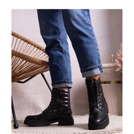 Tênis acolchoado preto 1