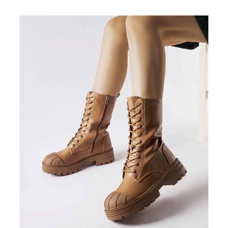 Brown isolou mulheres trabalhadoras marrom 1