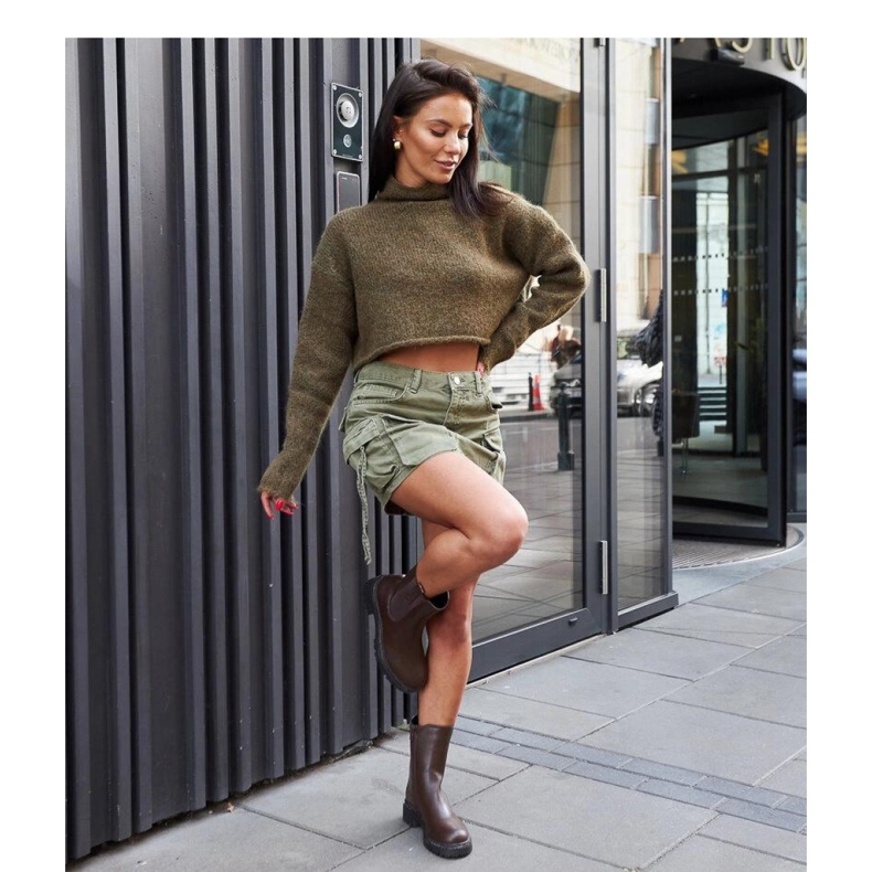 Botas de cano alto marrons decoradas com zircões marrom 1