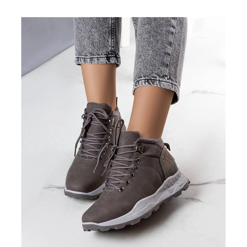 Botas de caminhada femininas com isolamento cinza 1 Botas de caminhada femininas com isolamento cinza 1