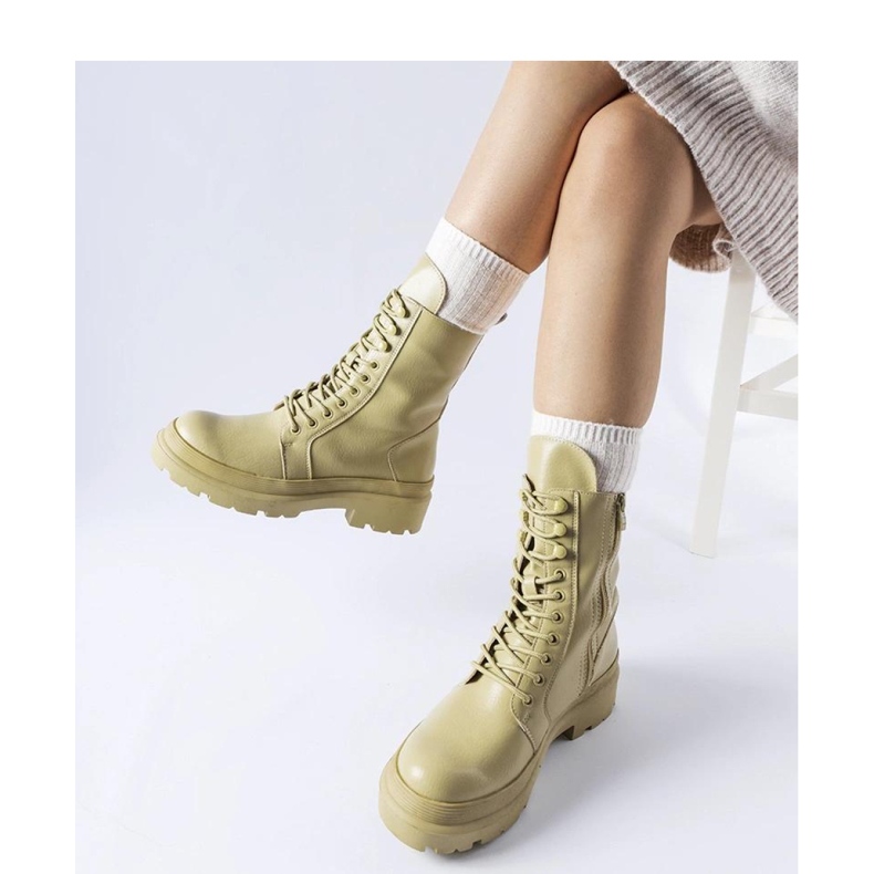 Botas rasteiras verdes claras com protetor 1