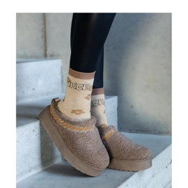 Botas de neve com plataforma marrom com cano baixo e padrão Greene - Solea bordado castanho 2 Botas de neve com plataforma marrom com cano baixo e padrão Greene - Solea bordado castanho 2