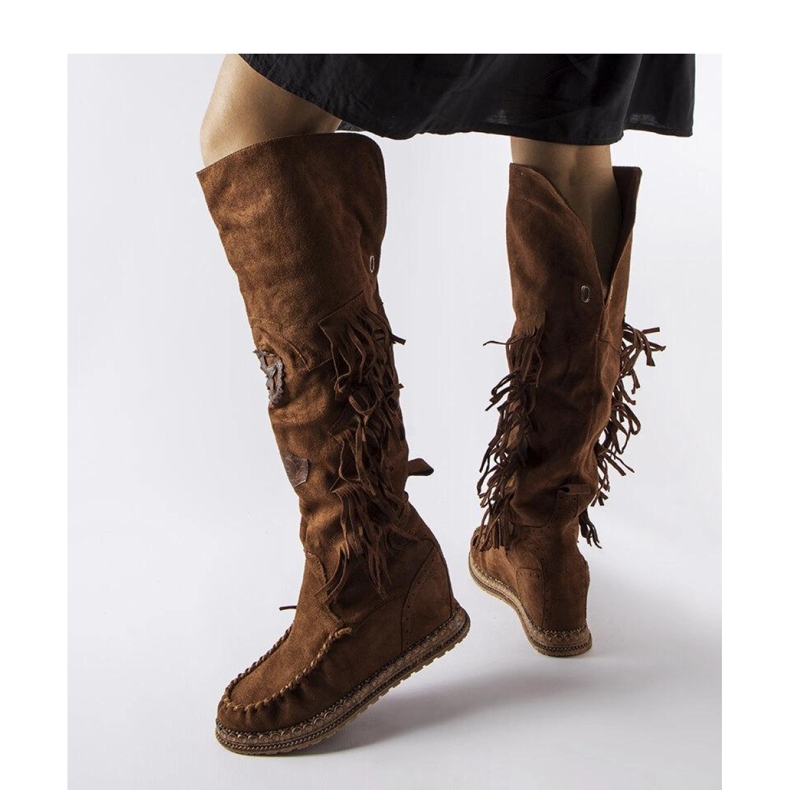 Botas marrons de cunha com franjas marrom 1