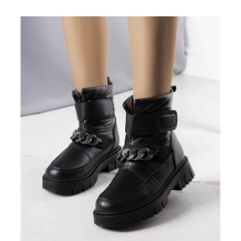 Botas de neve pretas com uma corrente preto 1