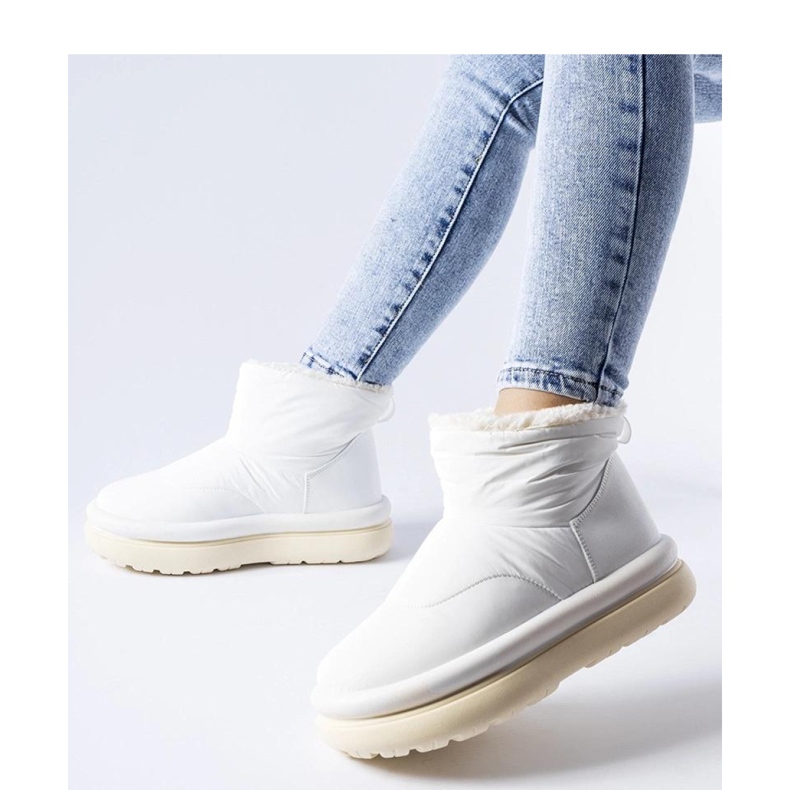 Botas de neve com isolamento branco 1
