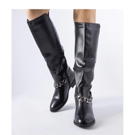 Botas pretas com isolamento e corrente preto 1 Botas pretas com isolamento e corrente preto 1