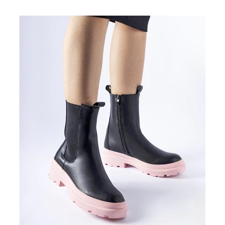 Botas pretas com sola rosa preto 1