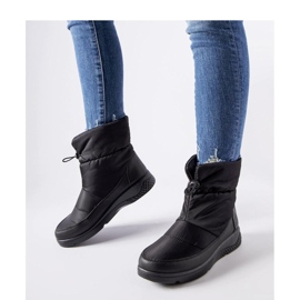 Botas de neve isoladas para mulheres negras preto 2