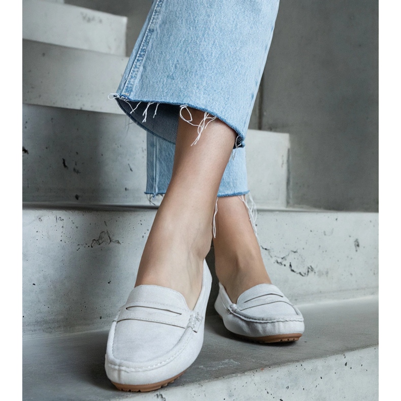 Mocassins femininos cinza em camurça ecológica 1