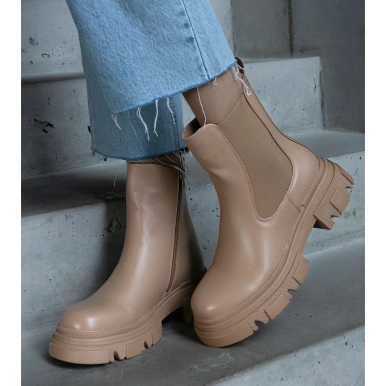 Botins bege com isolamento e zíper, couro ecológico 1 Botins bege com isolamento e zíper, couro ecológico 1
