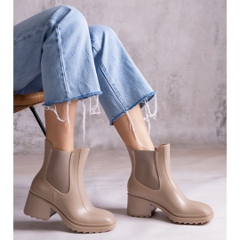 Botas Wellington bege com salto alto 1