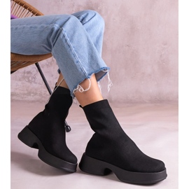 Botas pretas com uma parte superior flexível preto 2