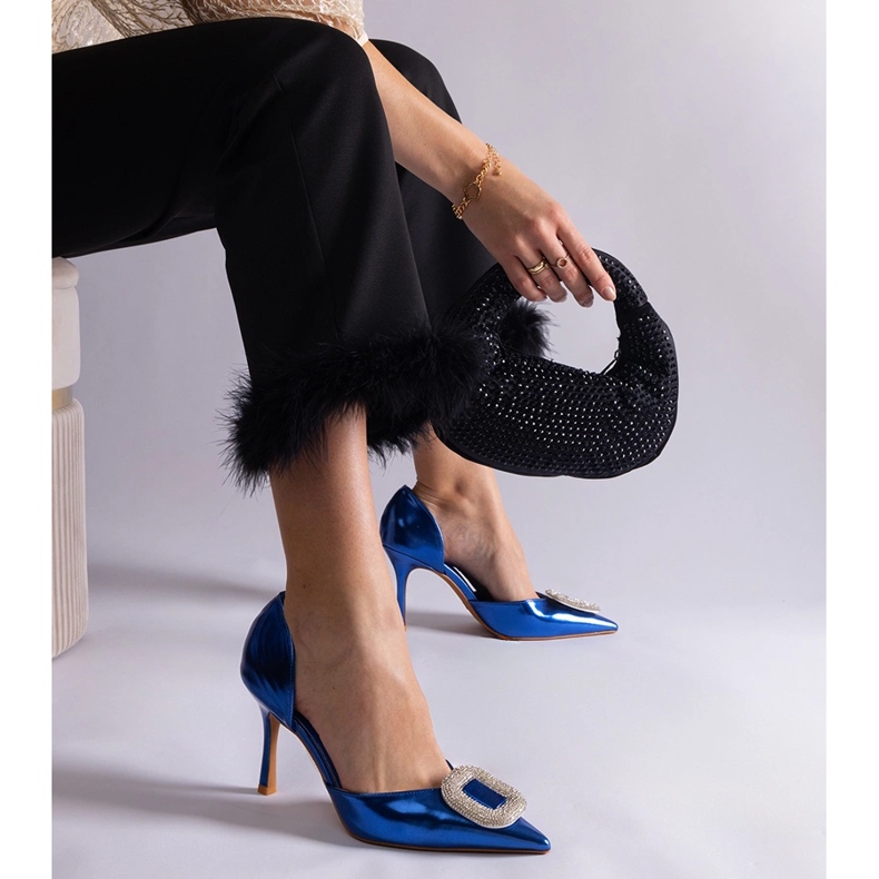 Alfinetes azuis decorados com zircões azul 2