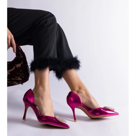 Salto alto rosa decorado com zircões 2