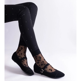 Sapatilhas pretas com acabamento fosco, fechadas com fivela preto 1