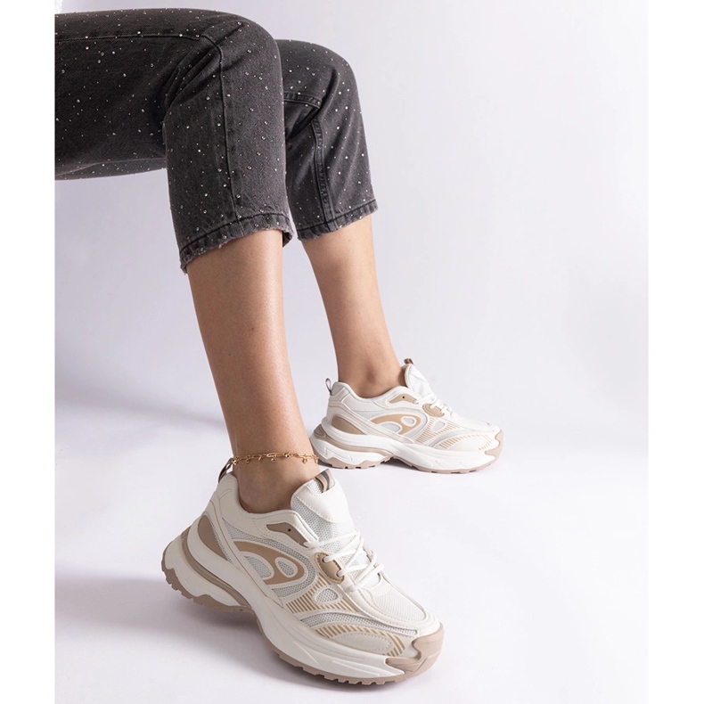 Tênis esportivos femininos brancos 1