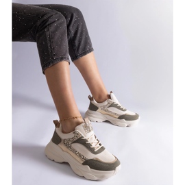 Tênis verde com detalhes em glitter 1