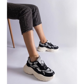 Tênis preto com inserções de glitter 1 Tênis preto com inserções de glitter 1