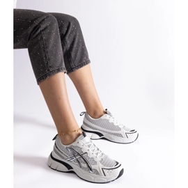 Tênis esportivos femininos negros branco 1