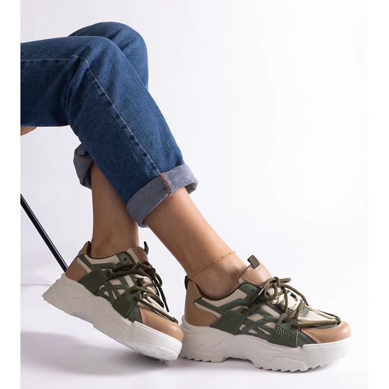 Tênis feminino verde e bege 2