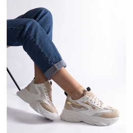 Tênis feminino bege e dourado 2