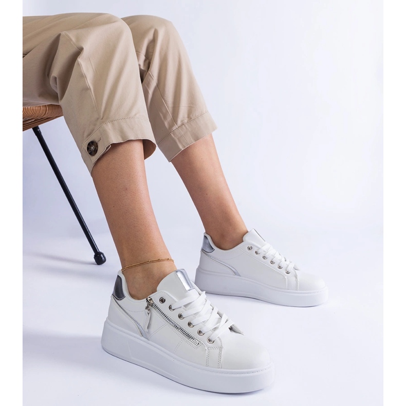 Tênis esportivos femininos brancos 1