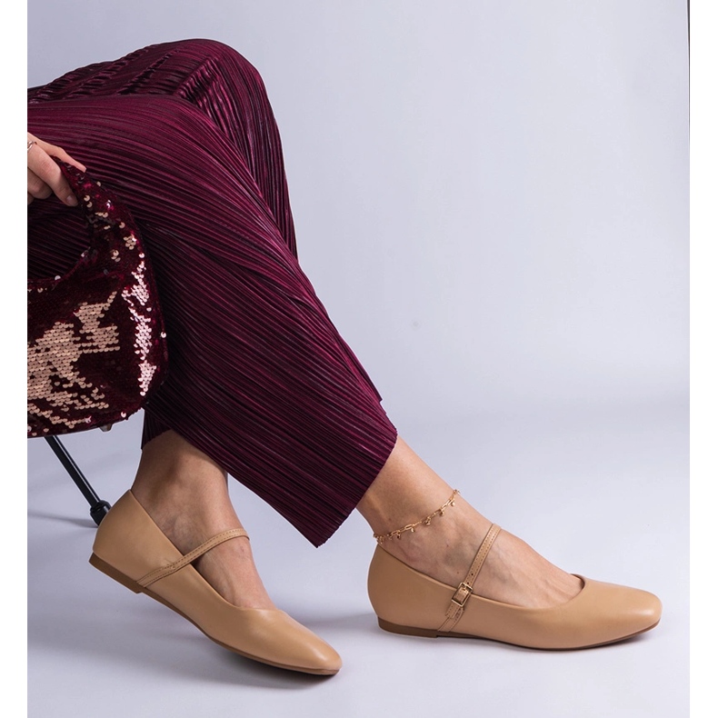 Bailarinas bege com fivelas ecológicas 2