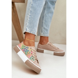 Tênis femininos em corações escuros bege 2