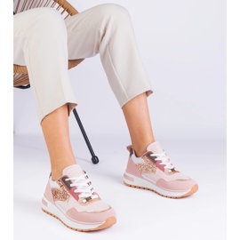 Tênis rosa na plataforma decorada com glitter 2