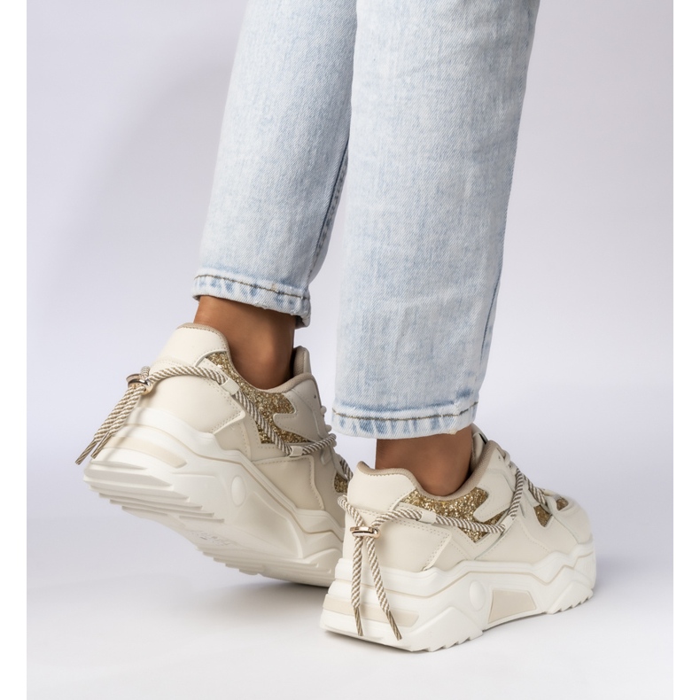 Tênis esportivos femininos bege-ouro 2