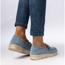 Mocassistas femininos perfurados com uma decoração azul 2